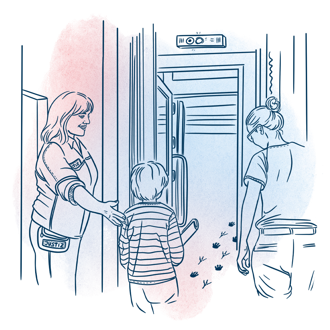 Illustration eines Jungen, der von zwei Frauen durch eine Sicherheitsschleuse geleitet wird. Die eine Frau hat "Justiz" auf ihrer Kleidung stehen. Illustration eines Jungen, der von zwei Frauen durch eine Sicherheitsschleuse geleitet wird. Die eine Frau hat "Justiz" auf ihrer Kleidung stehen.