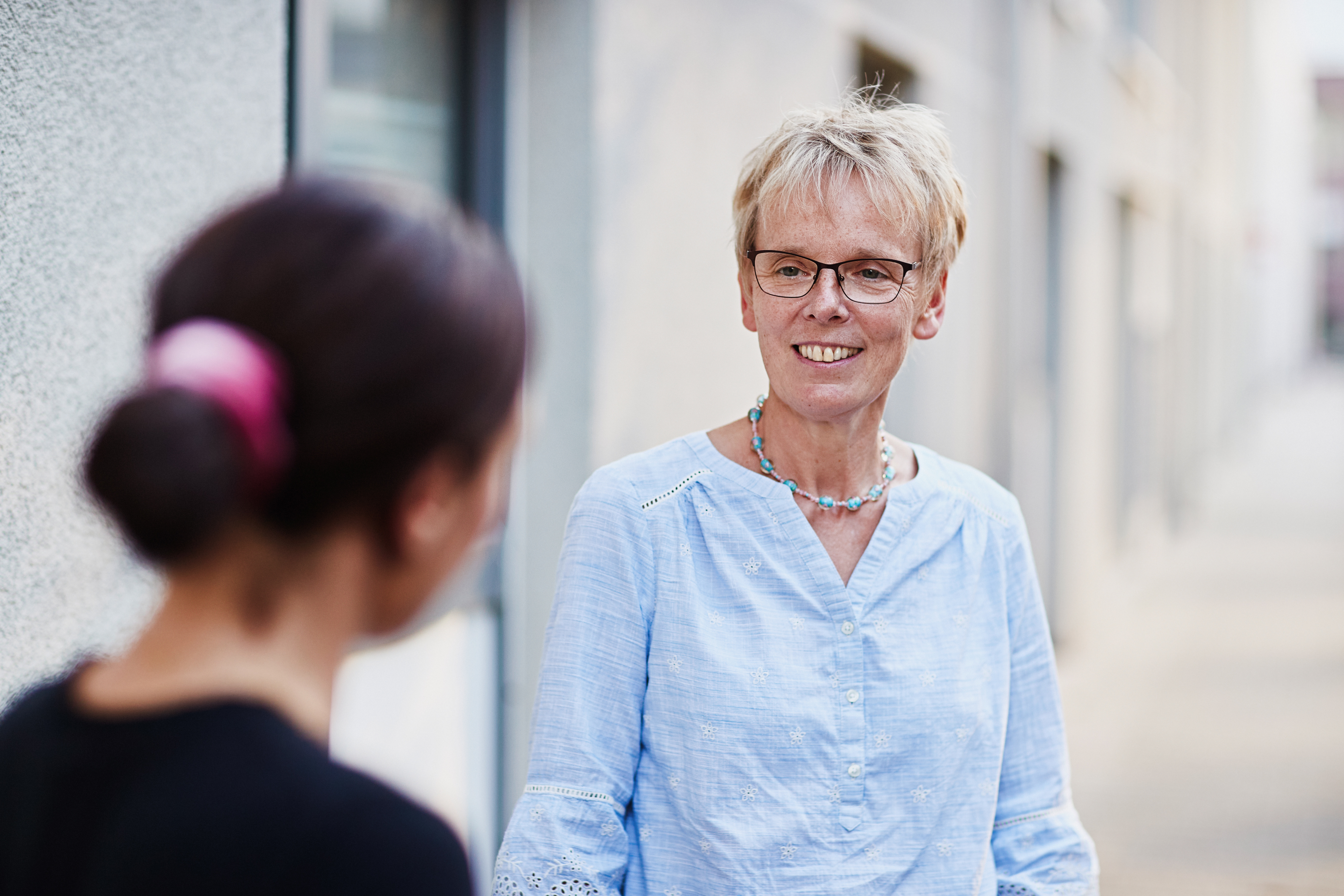 Karin van Eyk im Gespräch (Bild: LWL/Haslauer)