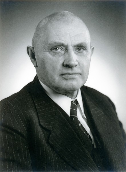 Dr. Bernhard Salzmann