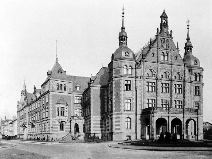 Historisches Bild des LWL-Landeshauses (vergrößerte Bildansicht wird geöffnet)