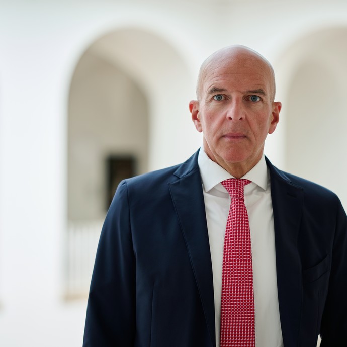 Porträt Dr. Georg Lunemann (vergrößerte Bildansicht wird geöffnet)