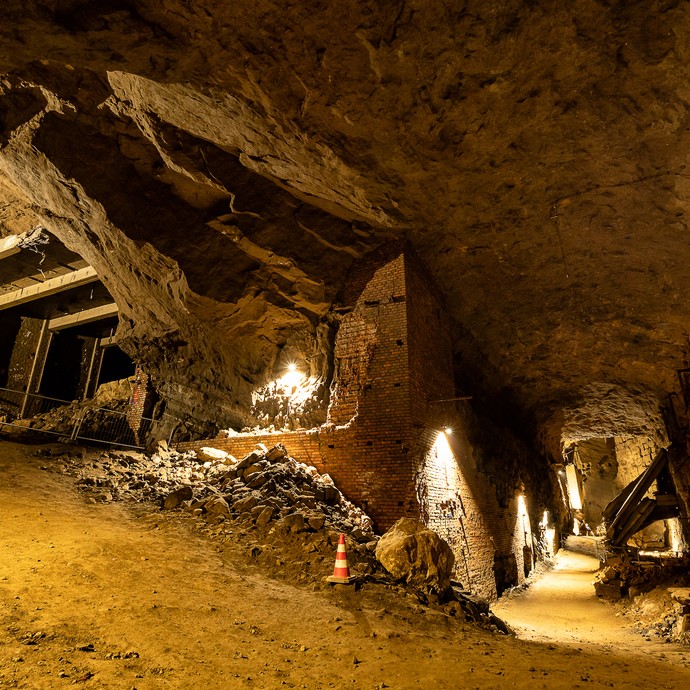 Mittelpunkt der Stollenanlage zwischen den Stollen B und C (vergrößerte Bildansicht wird geöffnet)