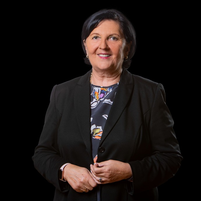 Foto der Vorsitzenden der CDU-Fraktion Eva Irrgang (vergrößerte Bildansicht wird geöffnet)