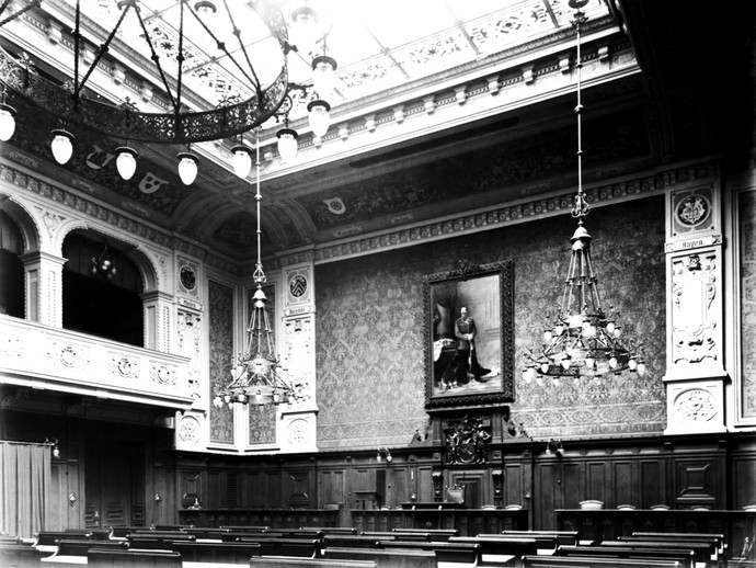 Sitzungssaal, 1905 (vergrößerte Bildansicht wird geöffnet)